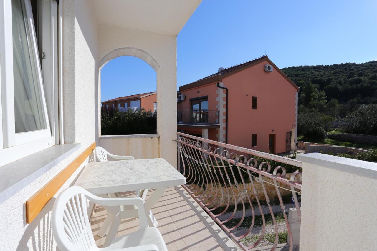 Apartments By The Sea Slatine, Ciovo - 14541 מראה חיצוני תמונה